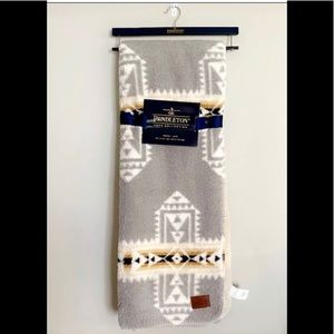 Pendleton Sherpa throw blanket